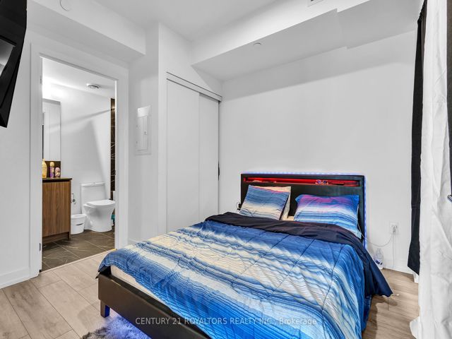 830 - 1100 Sheppard Ave W