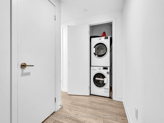 830 - 1100 Sheppard Ave W