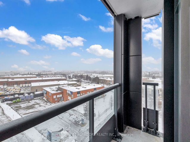 830 - 1100 Sheppard Ave W