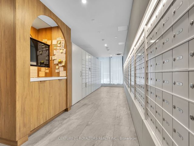 830 - 1100 Sheppard Ave W