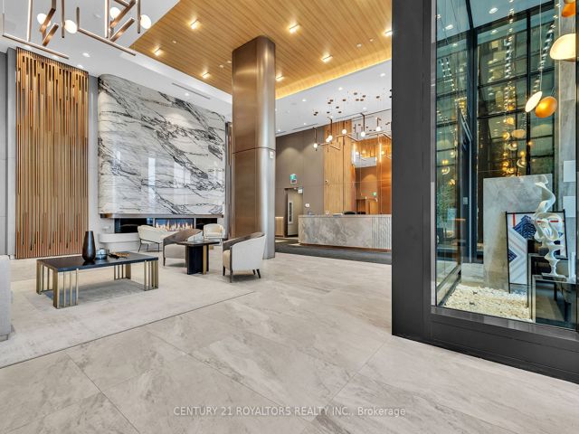 830 - 1100 Sheppard Ave W
