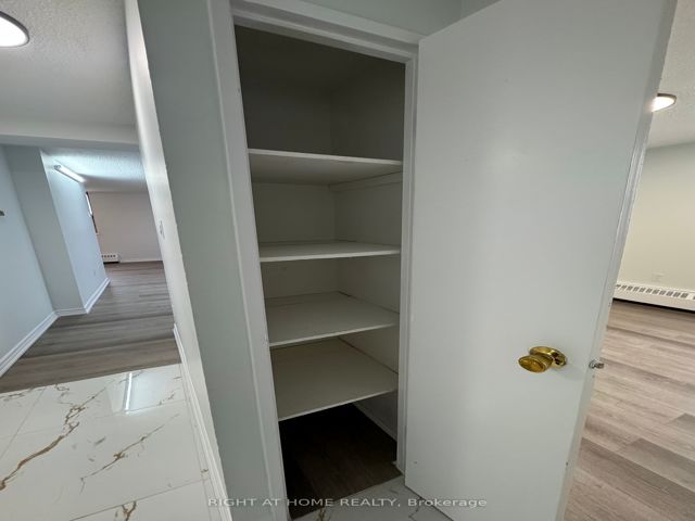 1510 - 2645 Kipling Ave