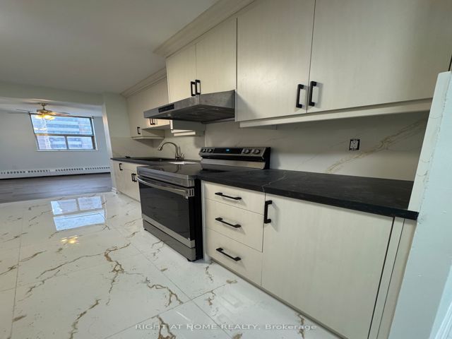 1510 - 2645 Kipling Ave