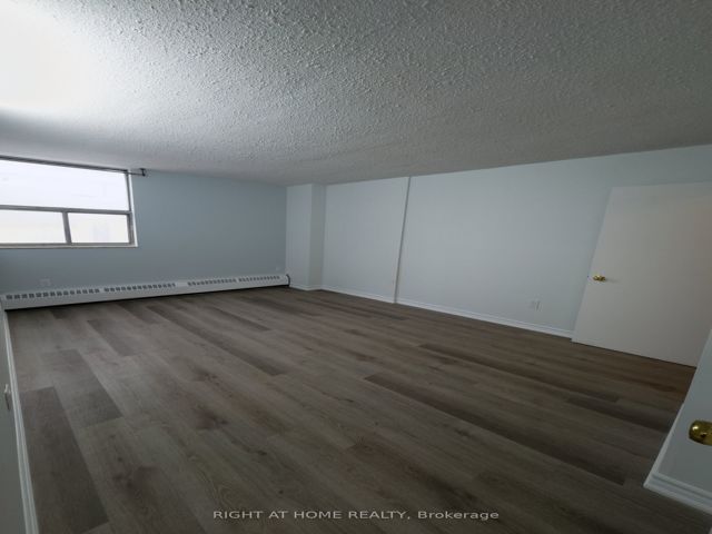 1510 - 2645 Kipling Ave