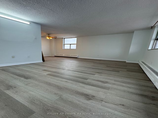 1510 - 2645 Kipling Ave