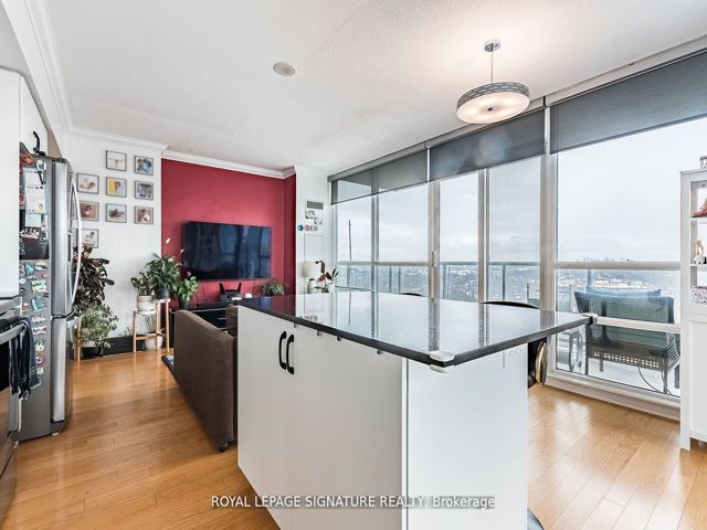 2104 - 15 Legion Rd