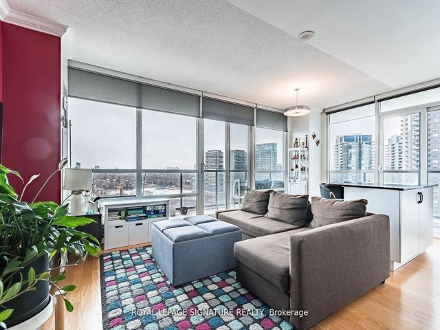 2104 - 15 Legion Rd