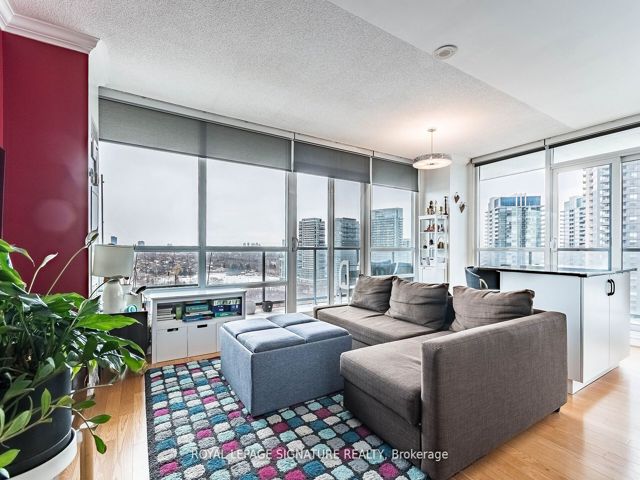 2104 - 15 Legion Rd