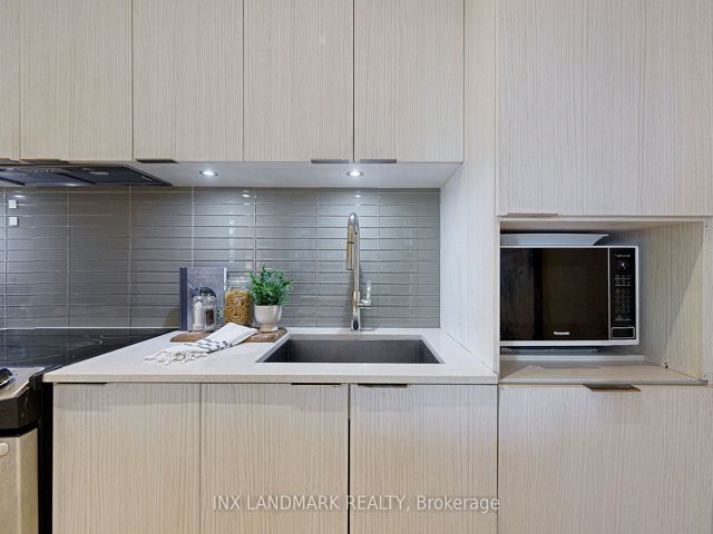 401 - 110 Marine Parade Dr