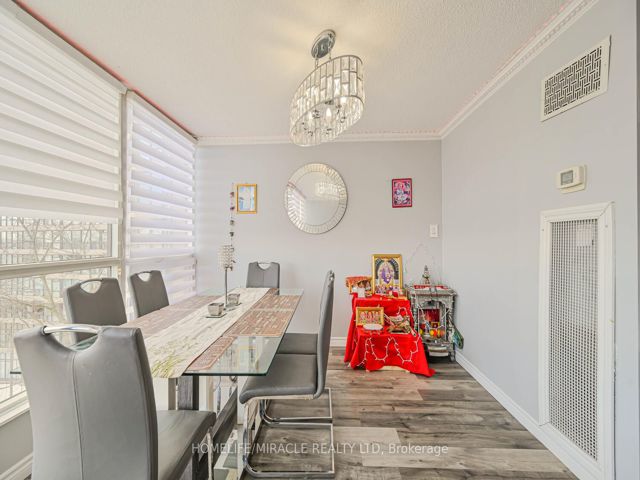 511 - 5 Rowntree Rd
