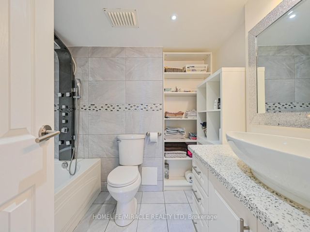 511 - 5 Rowntree Rd
