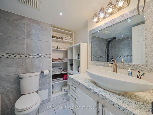 511 - 5 Rowntree Rd
