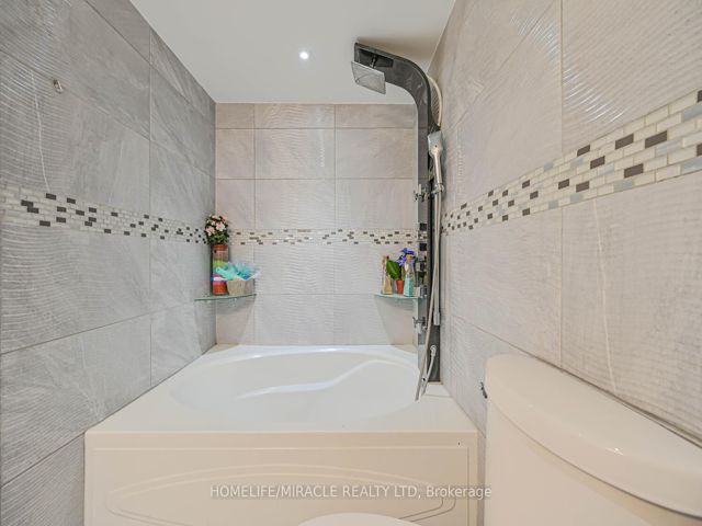511 - 5 Rowntree Rd