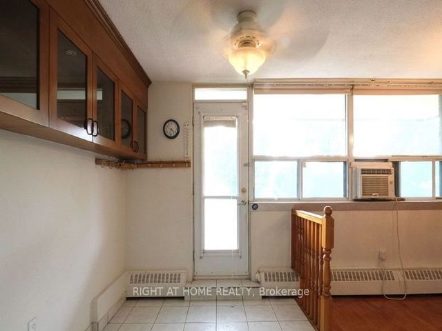 405 - 541 Blackthorn Ave