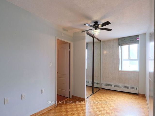 405 - 541 Blackthorn Ave
