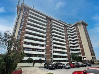 405 - 541 Blackthorn Ave