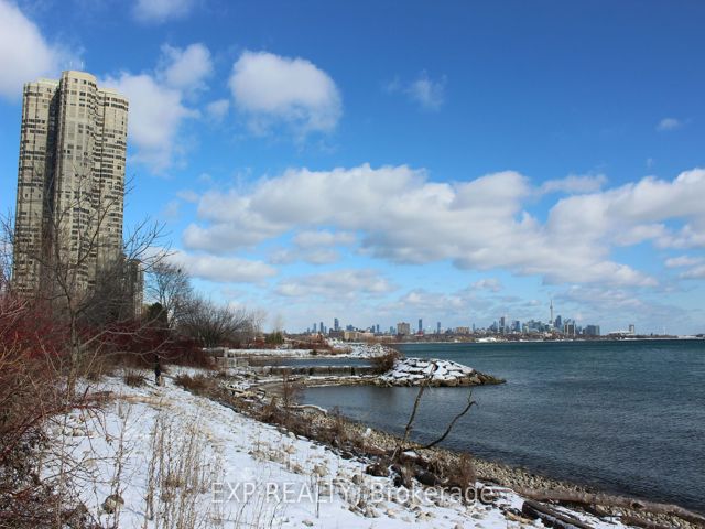 330 - 5 Marine Parade Dr