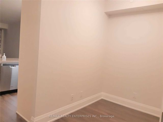 318 - 2 Old Mill Dr
