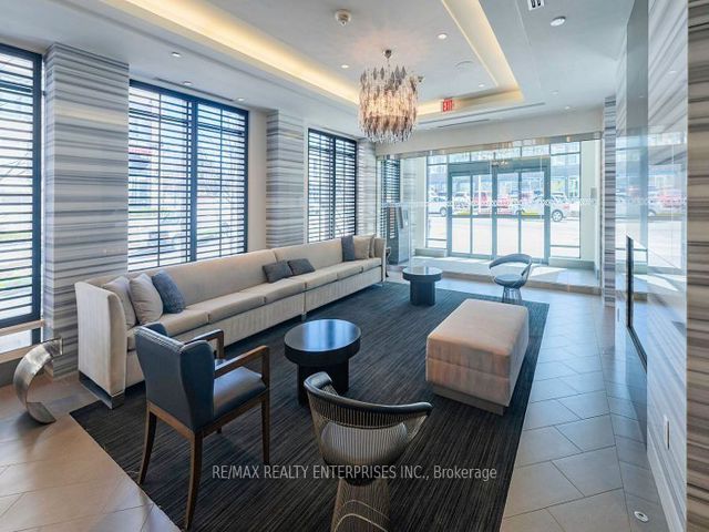318 - 2 Old Mill Dr