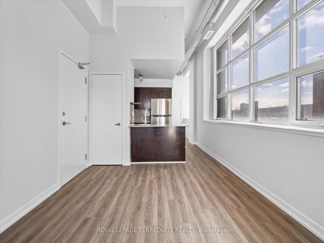 328 - 1410 Dupont St S