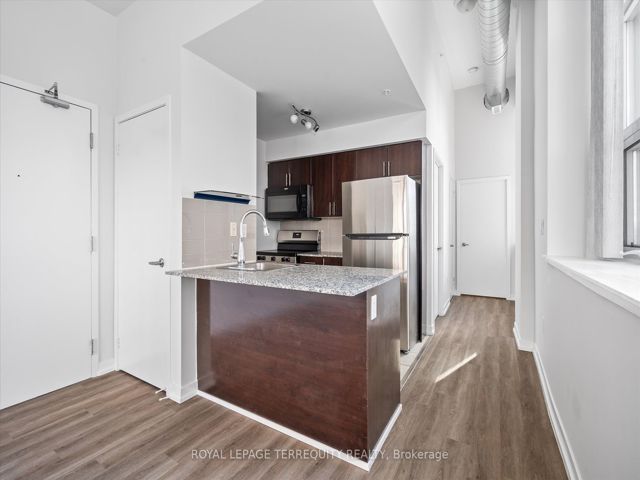 328 - 1410 Dupont St S