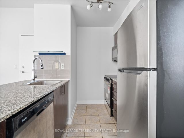 328 - 1410 Dupont St S