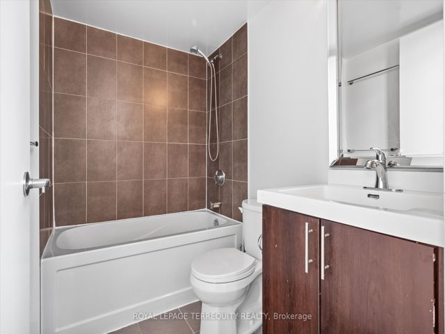 328 - 1410 Dupont St S
