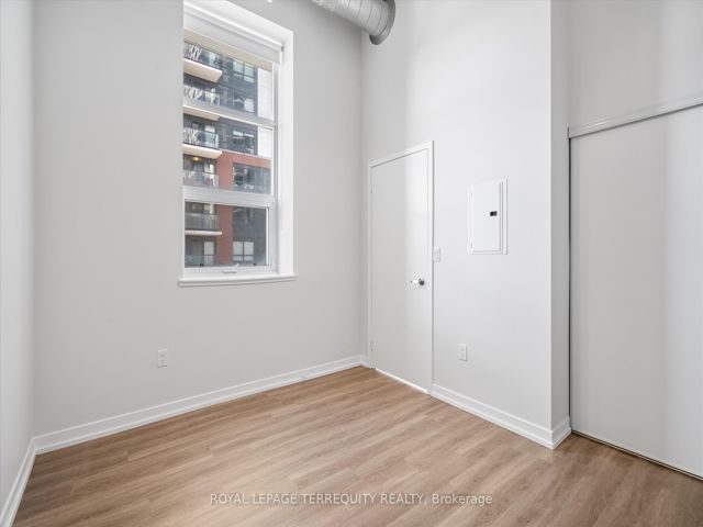 328 - 1410 Dupont St S
