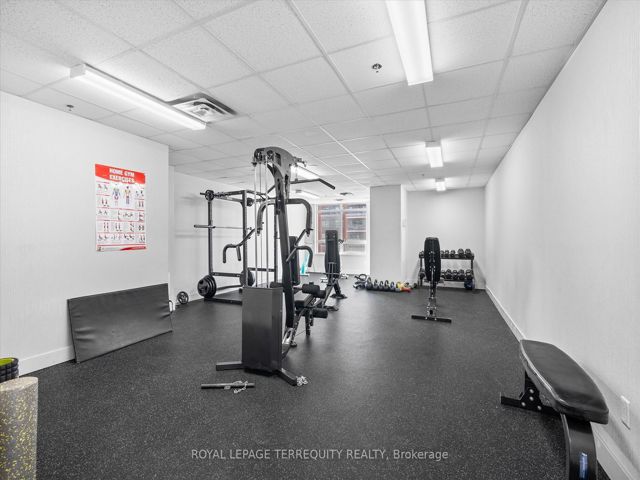 328 - 1410 Dupont St S