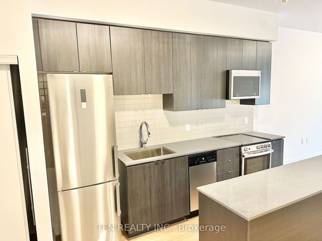 316 - 2433 Dufferin St