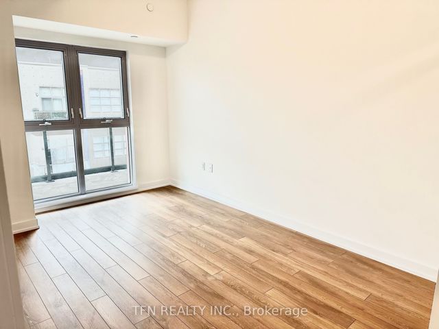 316 - 2433 Dufferin St
