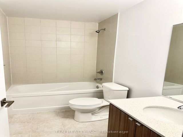 316 - 2433 Dufferin St
