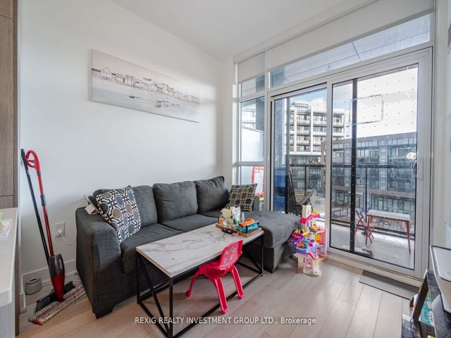 301 - 50 George Butchart Dr