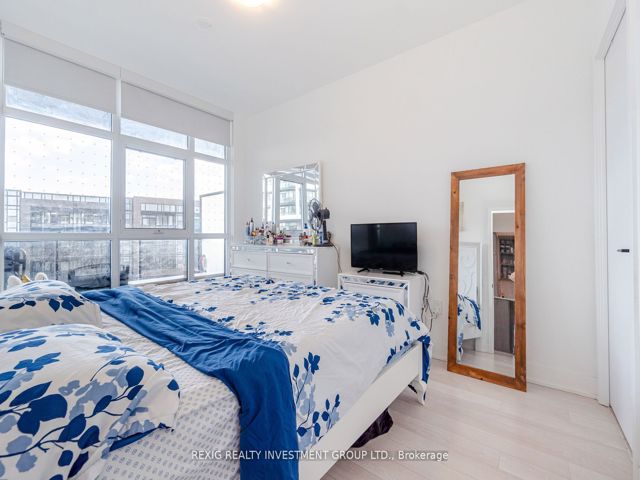 301 - 50 George Butchart Dr