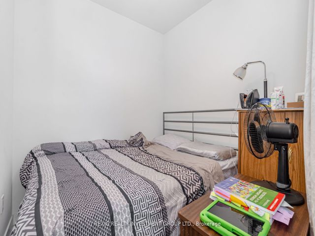 301 - 50 George Butchart Dr