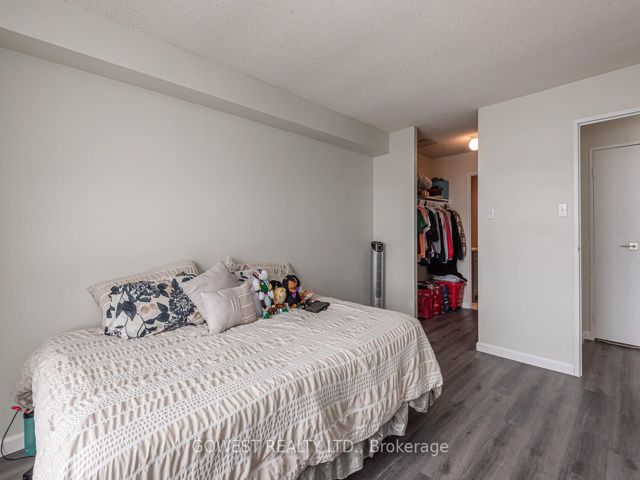 1701 - 2470 Eglinton Ave W