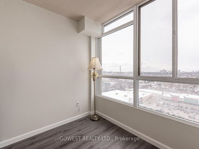 1701 - 2470 Eglinton Ave W