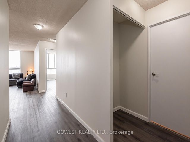 1701 - 2470 Eglinton Ave W