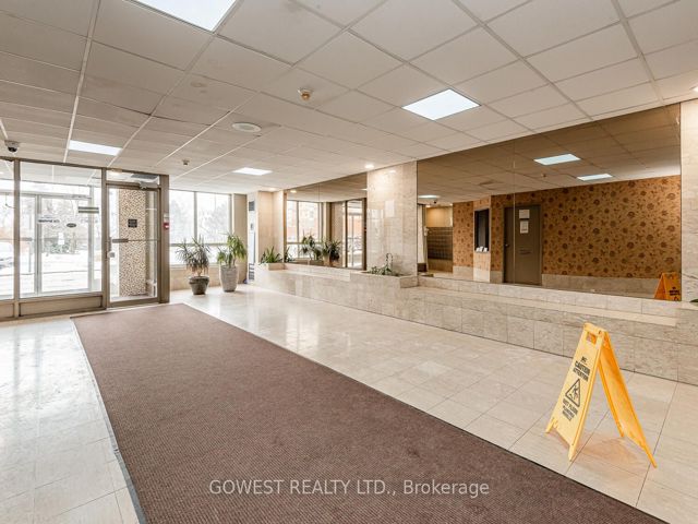 1701 - 2470 Eglinton Ave W