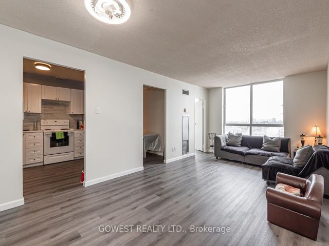 1701 - 2470 Eglinton Ave W