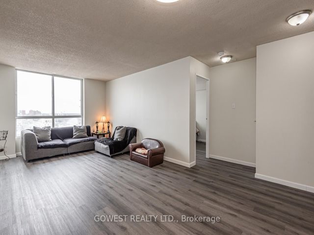 1701 - 2470 Eglinton Ave W