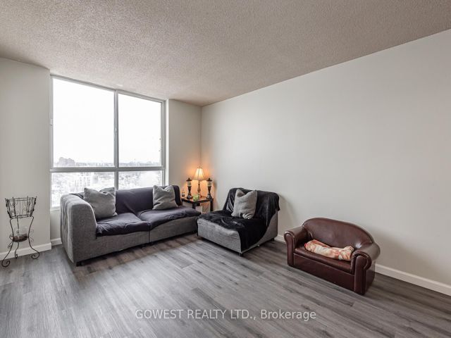 1701 - 2470 Eglinton Ave W