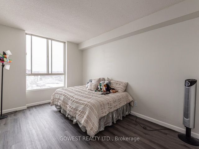 1701 - 2470 Eglinton Ave W