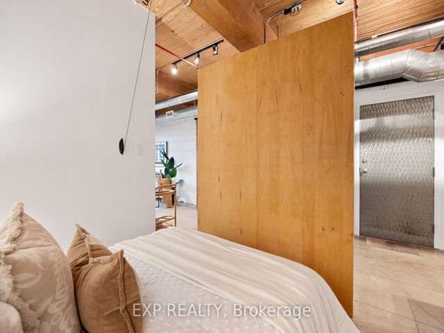 2 - 371 Wallace Ave