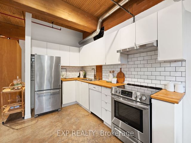 2 - 371 Wallace Ave