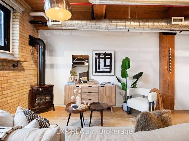 2 - 371 Wallace Ave