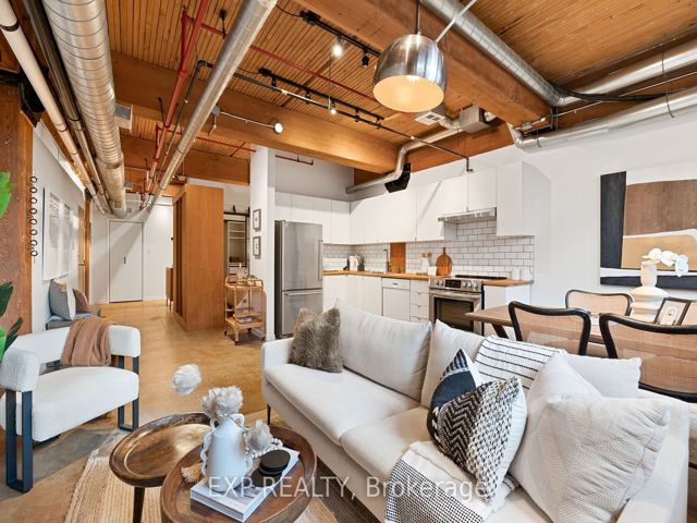 2 - 371 Wallace Ave