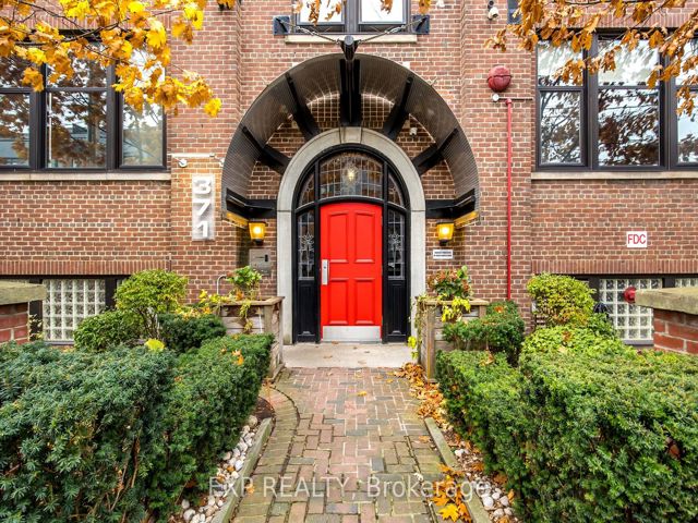 2 - 371 Wallace Ave