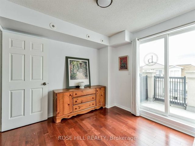 2002 - 3049 Finch Ave W