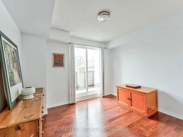 2002 - 3049 Finch Ave W